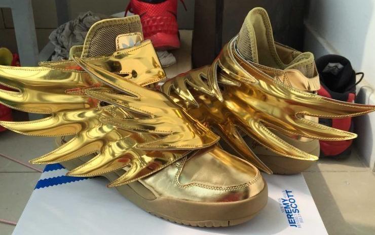 三葉草翅膀阿迪達斯 Jeremy Scott JS Wings 3.0 土豪金 發售時間與網絡熱度解析